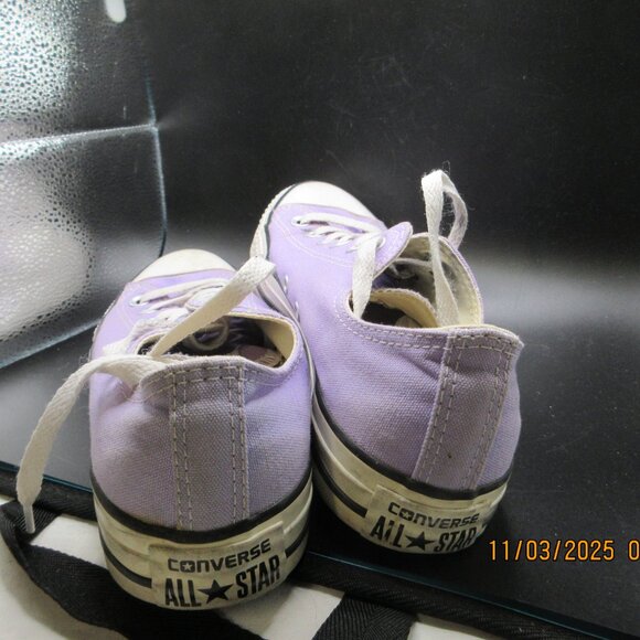 CONVERSE ALL STARS~PURPLE COLOR~ UNISEX~WOMEN'S SIZE 8 - Picture 4 of 7